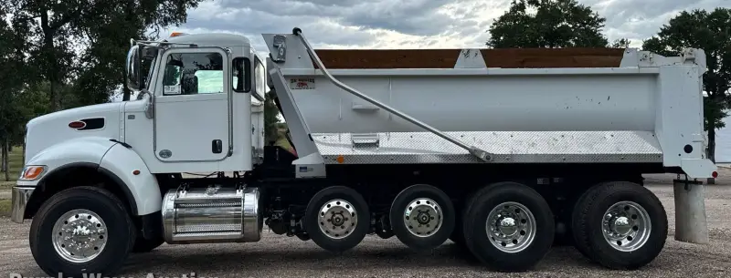 2020 Peterbilt 348 photo 8