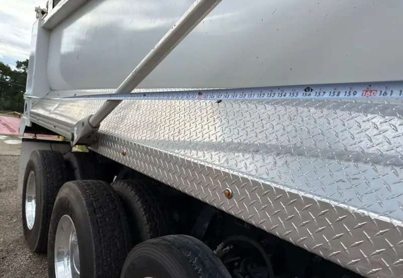 2020 Peterbilt 348 photo 26