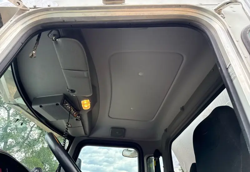 2020 Peterbilt 348 photo 37