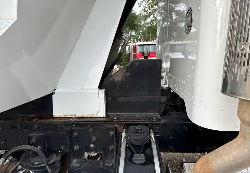 2020 Peterbilt 348 photo 17