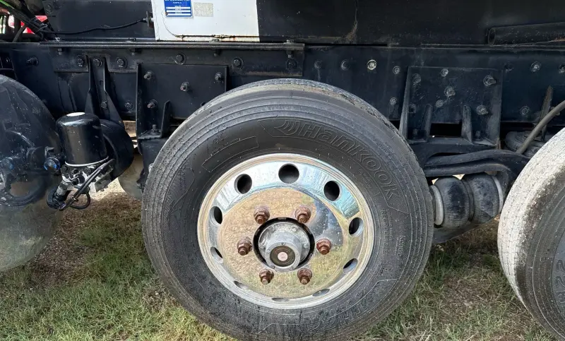 2020 Peterbilt 348 photo 79