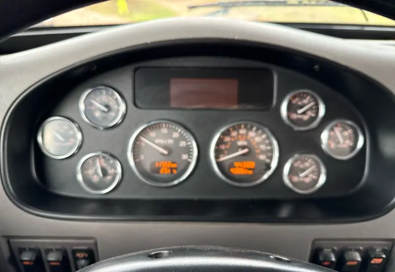 2020 Peterbilt 348 photo 40