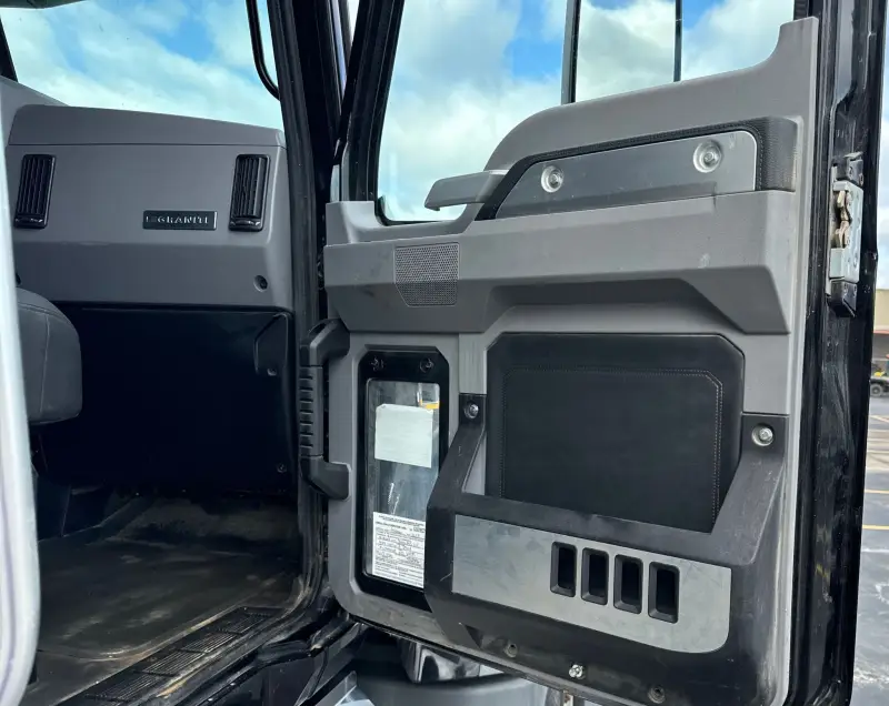 2019 Mack Granite photo 86