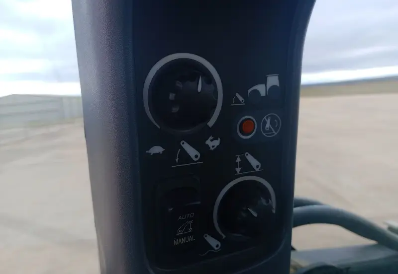 2014 New Holland TV6070 photo 54