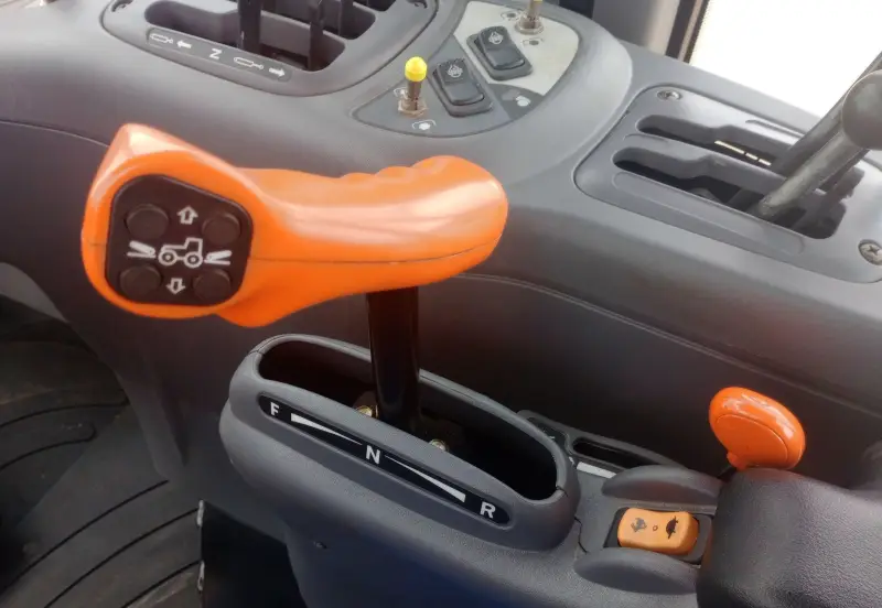 2014 New Holland TV6070 photo 48