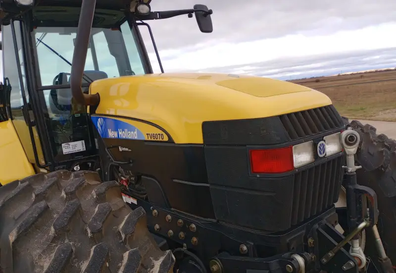 2014 New Holland TV6070 photo 16