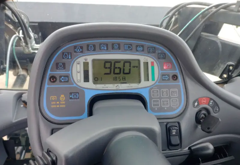 2014 New Holland TV6070 photo 43