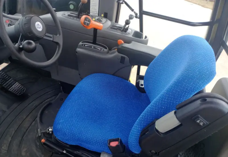 2014 New Holland TV6070 photo 39