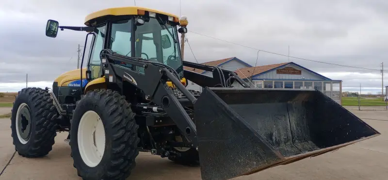 2014 New Holland TV6070 photo 7