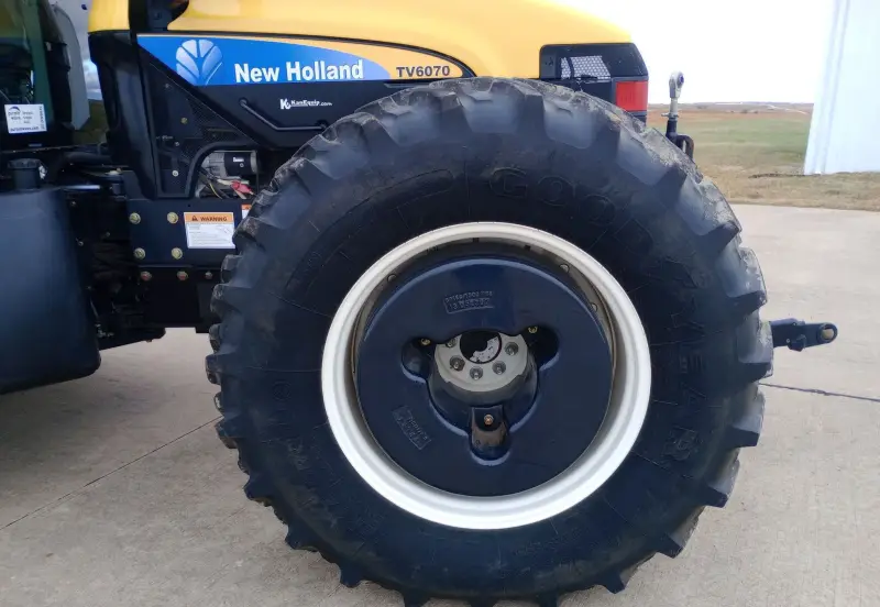 2014 New Holland TV6070 photo 69