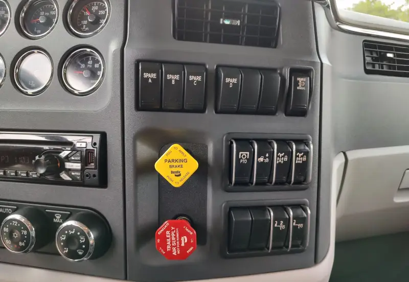 2021 Peterbilt 567 photo 37