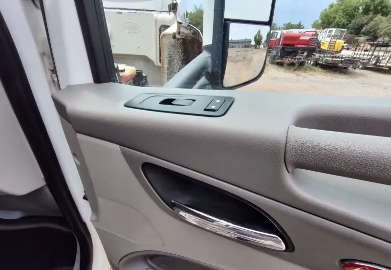 2021 Peterbilt 567 photo 54