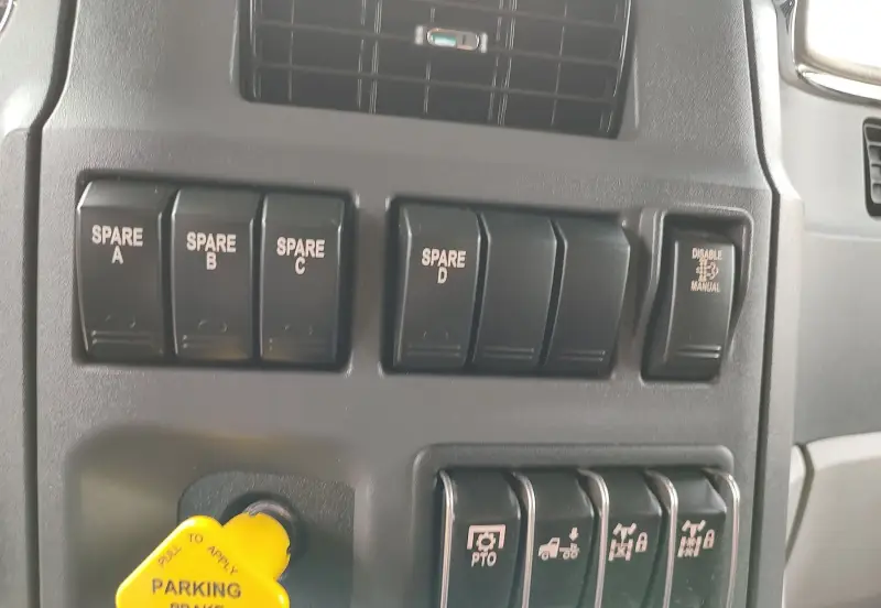 2021 Peterbilt 567 photo 38