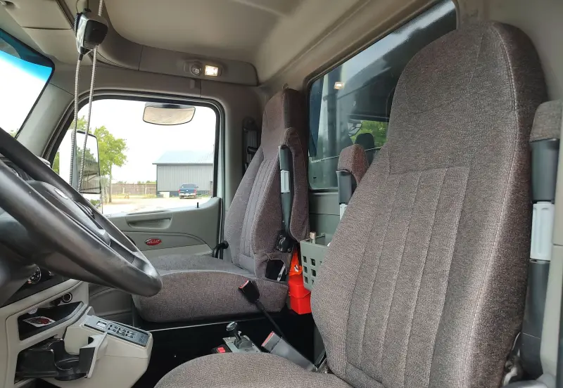 2021 Peterbilt 567 photo 26