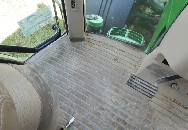 2013 John Deere 8285R photo 26