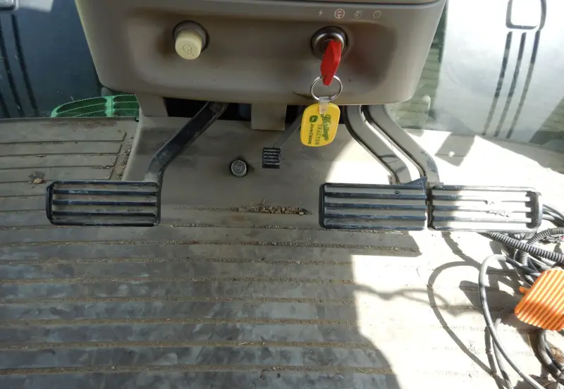 2013 John Deere 8285R photo 27