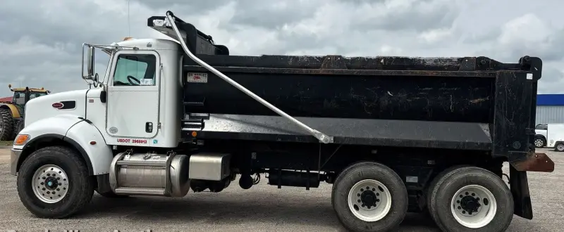 2018 Peterbilt 348 photo 8