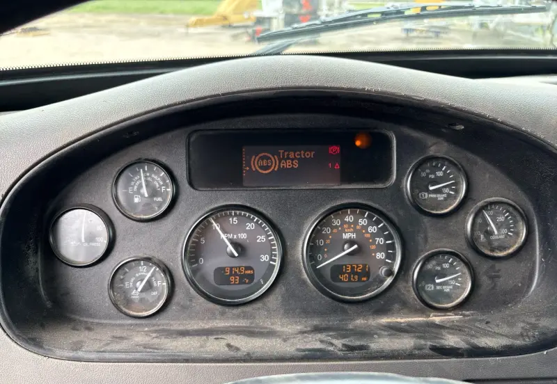 2018 Peterbilt 348 photo 37
