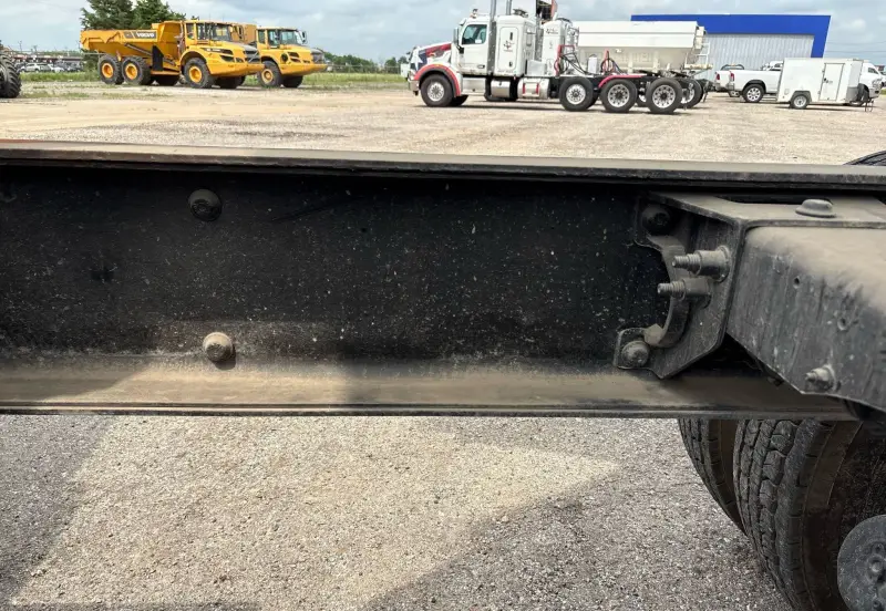 2018 Peterbilt 348 photo 26