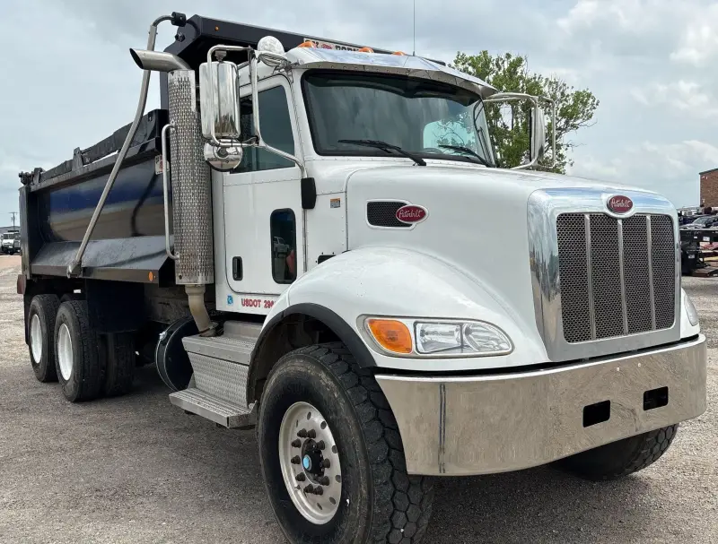 2018 Peterbilt 348 photo 3