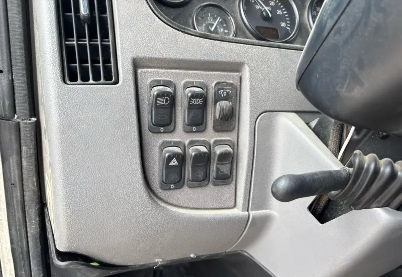 2018 Peterbilt 348 photo 43