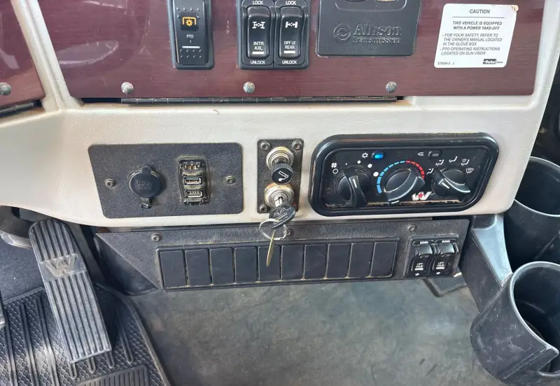 2023 Western Star 4700 photo 44