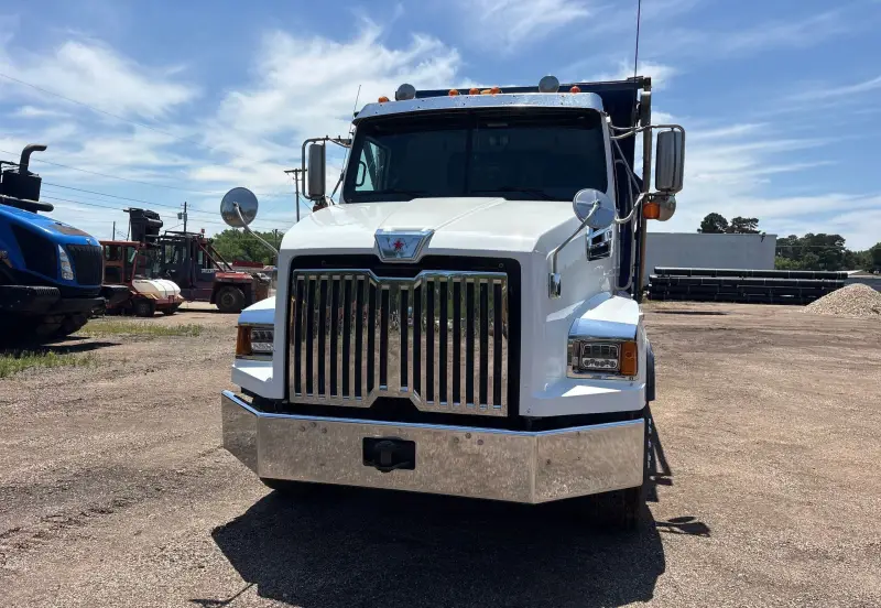 2023 Western Star 4700 photo 2