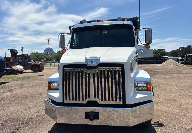 2023 Western Star 4700 photo 23