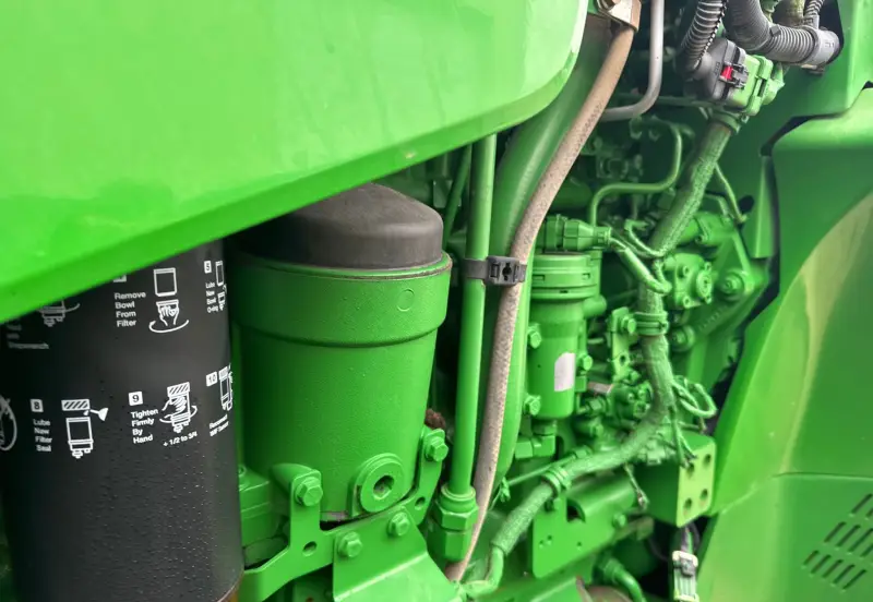 2012 John Deere 8285R photo 37