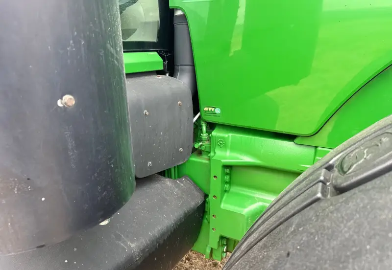 2012 John Deere 8285R photo 17