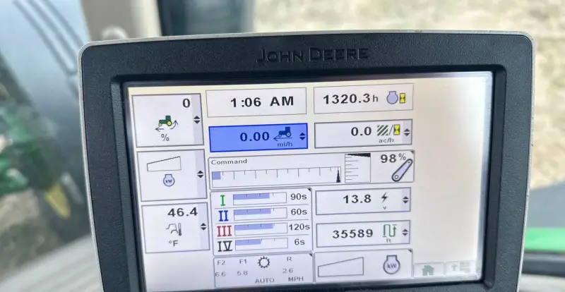 2012 John Deere 8285R photo 32