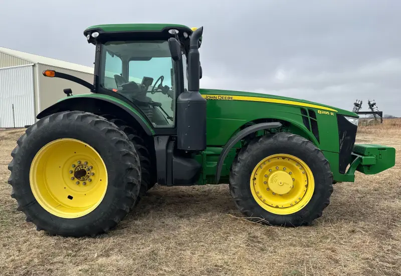 2012 John Deere 8285R photo 4