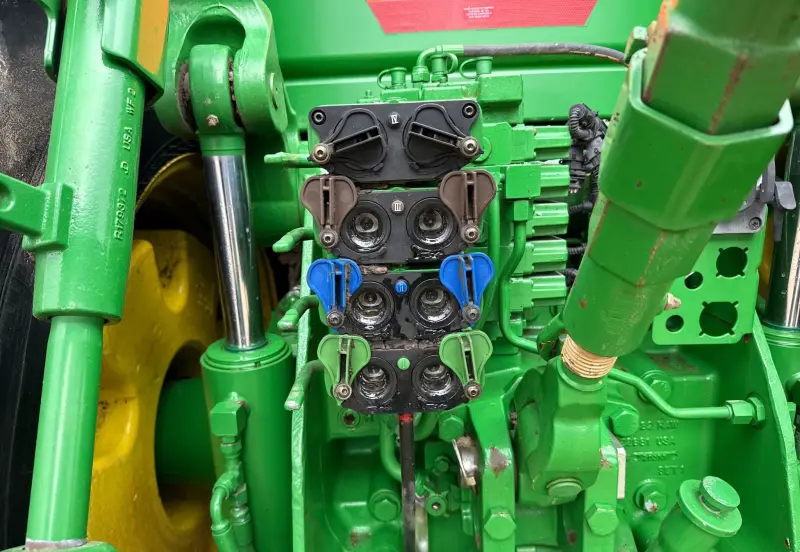 2012 John Deere 8285R photo 20
