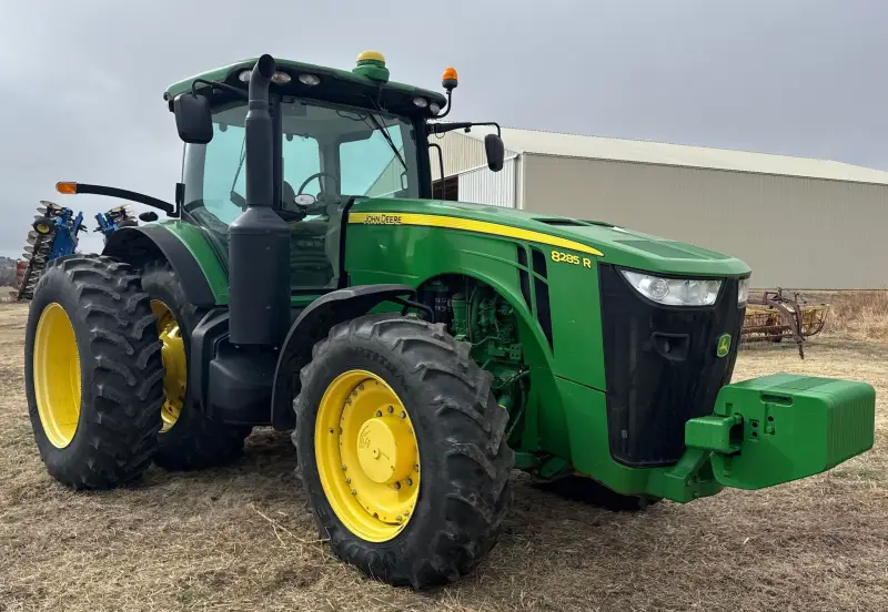 2012 John Deere 8285R photo 3