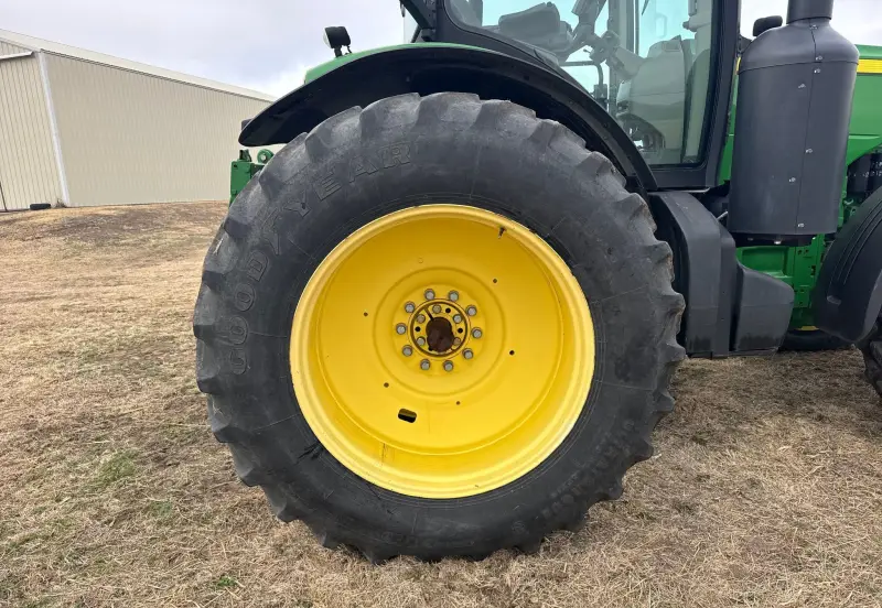 2012 John Deere 8285R photo 47