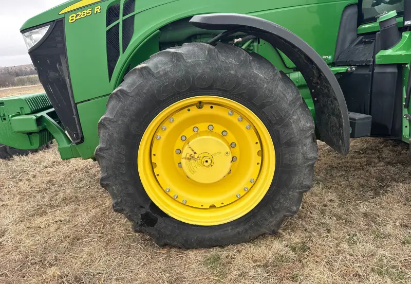 2012 John Deere 8285R photo 42