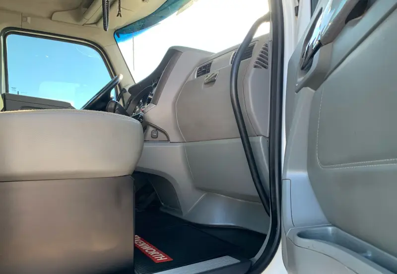 2016 Kenworth T880 photo 51