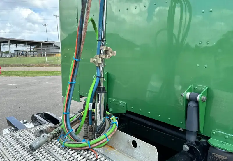 2021 Peterbilt 389 photo 18