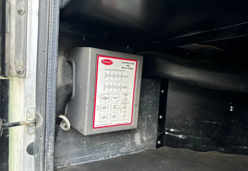 2021 Peterbilt 389 photo 42