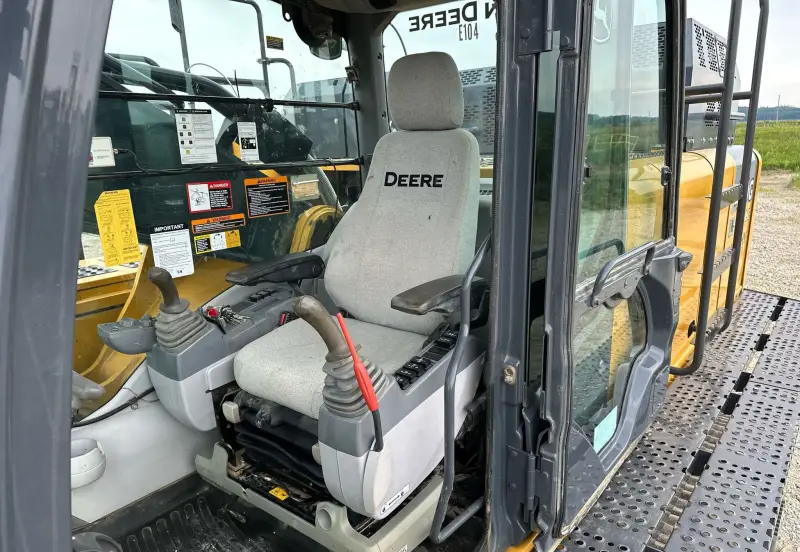 2017 John Deere 470G LC photo 51
