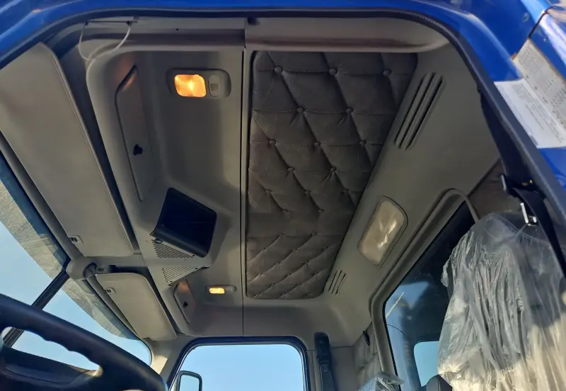 2016 Freightliner Coronado 122SD photo 31