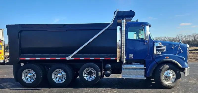 2016 Freightliner Coronado 122SD photo 4