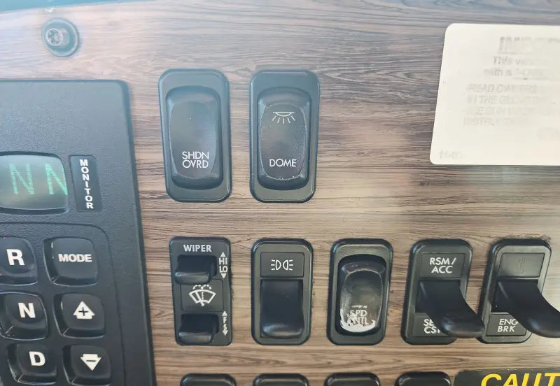 2016 Freightliner Coronado 122SD photo 37