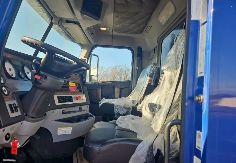 2016 Freightliner Coronado 122SD photo 29