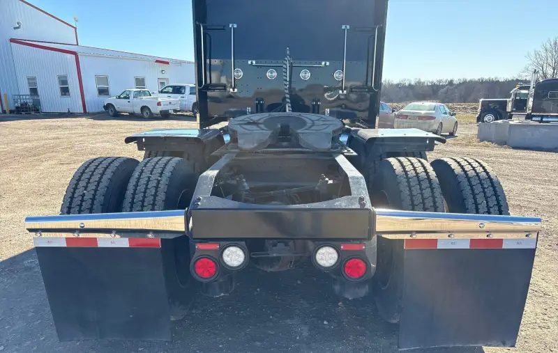 2022 Peterbilt 389 photo 42