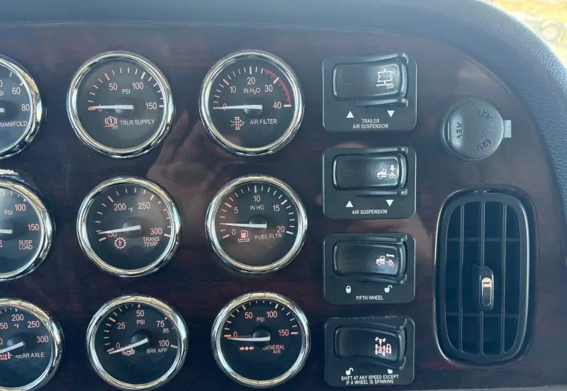 2022 Peterbilt 389 photo 103