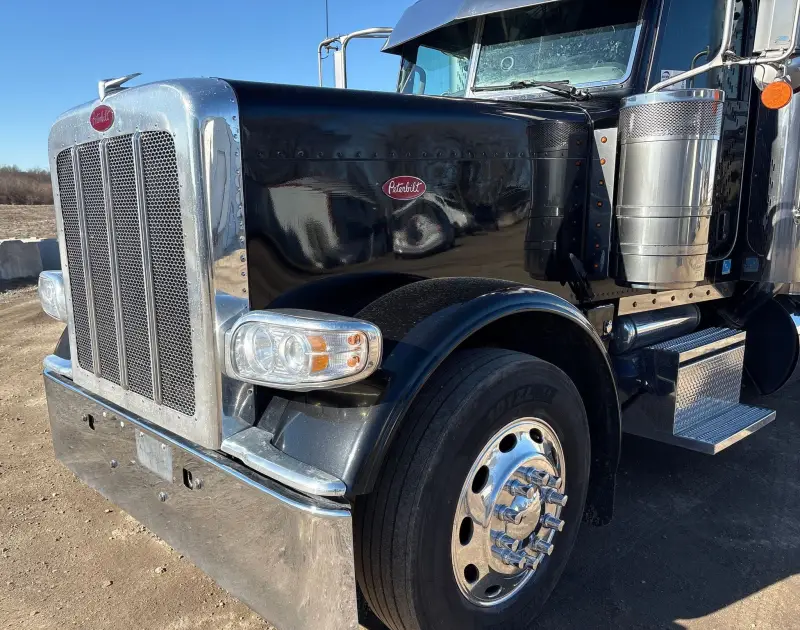 2022 Peterbilt 389 photo 14