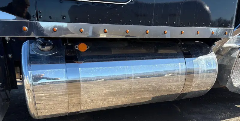 2022 Peterbilt 389 photo 23