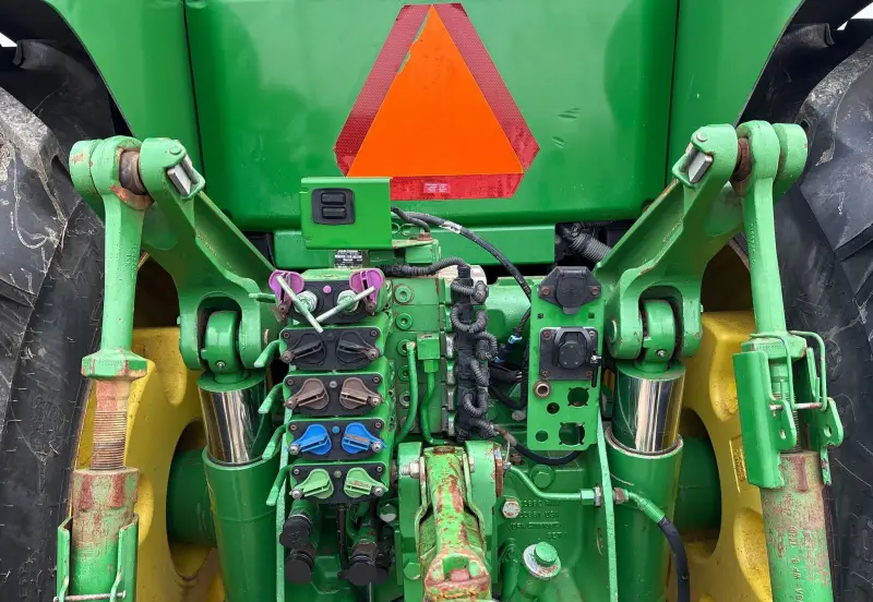 2011 John Deere 8335R photo 19