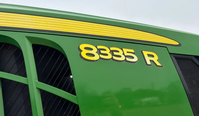 2011 John Deere 8335R photo 16
